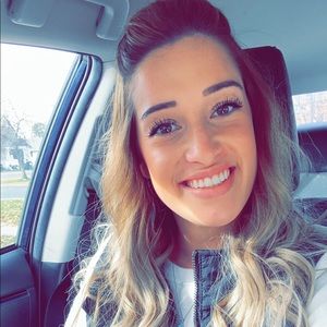 Meet your Posher, Brooke